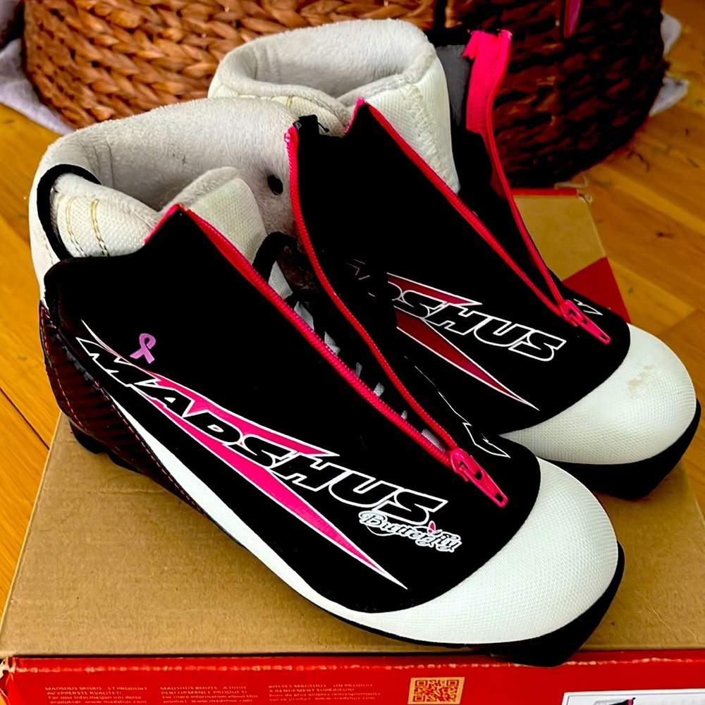 Madshus Girls XC ski boots size 36
